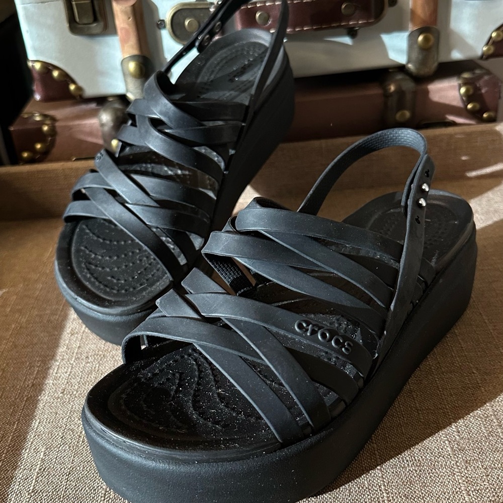 Brooklyn Strappy Crocs